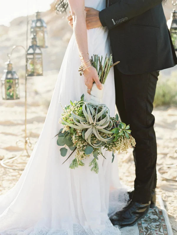 Buyishang Scoop Neck Short Sleeve A-Line Chiffon Wedding Dress With Lace Hem