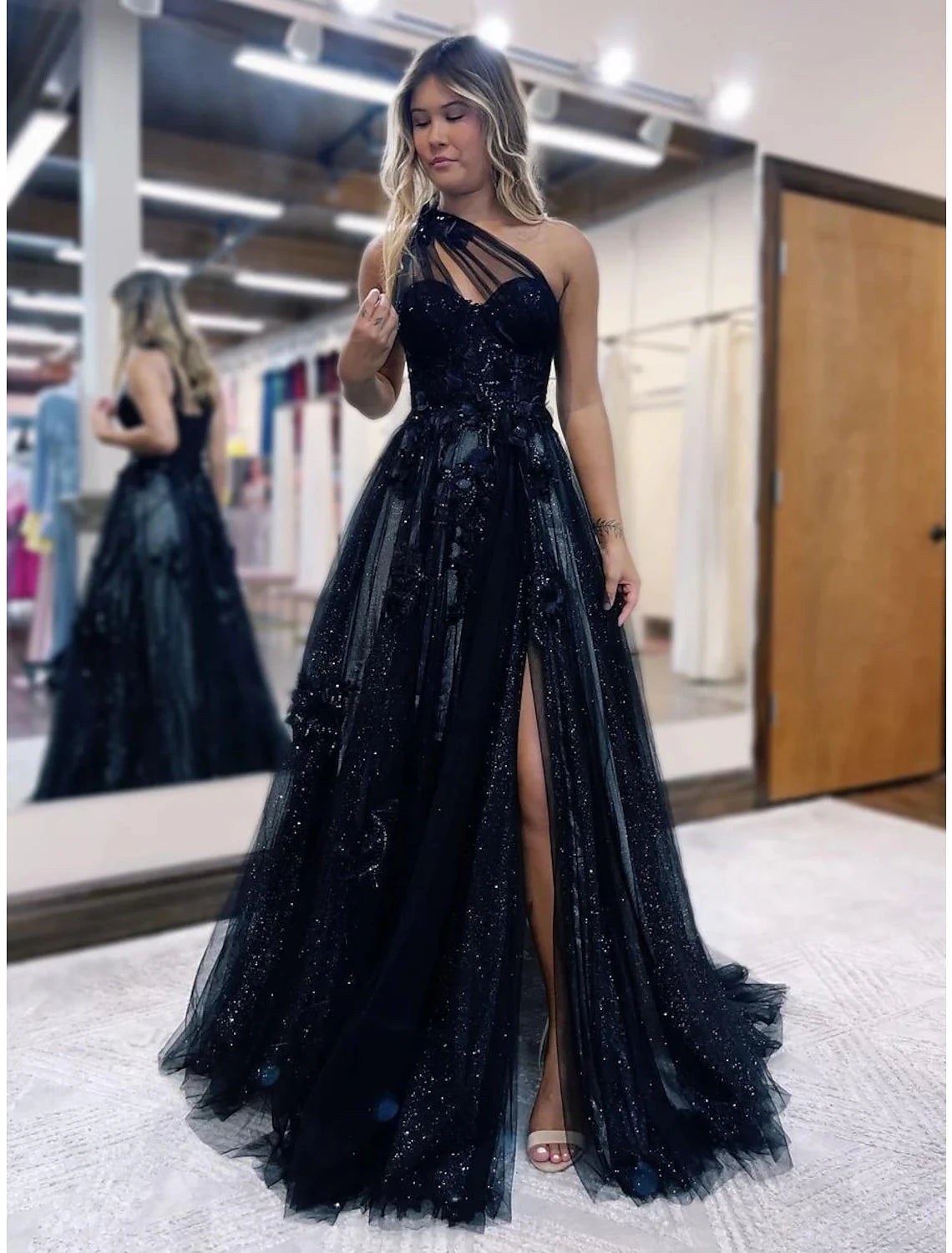 A-Line Prom Dresses Black Dress Plus Size Formal Wedding Guest Sweep / Brush Train Sleeveless One Shoulder Tulle Backless with Pleats Appliques