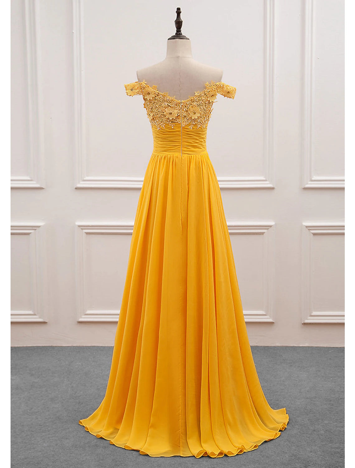 A-Line Wedding Guest Dresses Elegant Dress Prom Wedding Party Sweep / Brush Train Sleeveless Off Shoulder Chiffon with Appliques