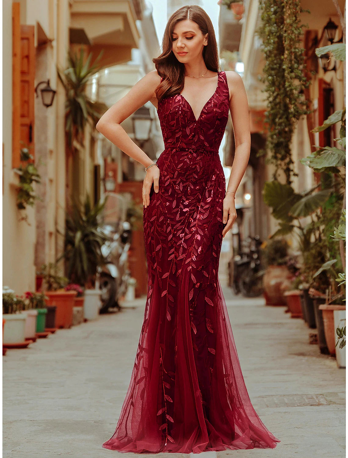 Mermaid Dress Sparkle Red Green Dress Prom Formal Evening Valentine‘s Day Dress V Neck V Back Sleeveless Floor Length Tulle with Sequin Appliques