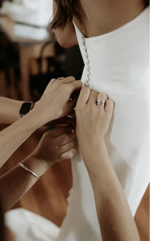 Buyishang Sexy Elegant Beach Mermaid Sleeveless Satin Modern Western Solid White Button Back Floor Length Wedding Dress