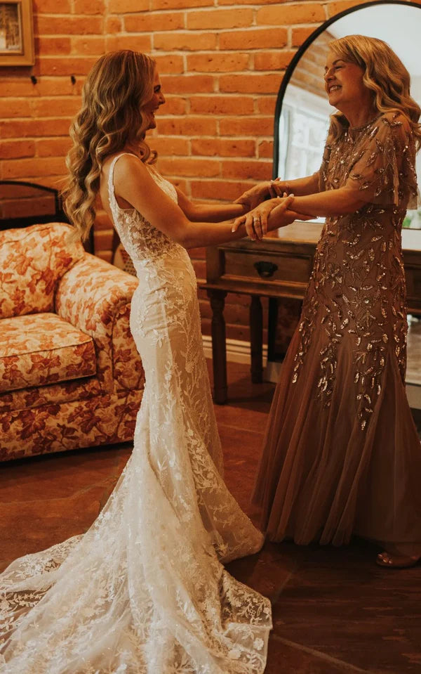 Buyishang Sexy Mermaid V-neck Lace Sleeveless Wedding Dress with Sweep Train Simple Elegant Ethereal Country Garden