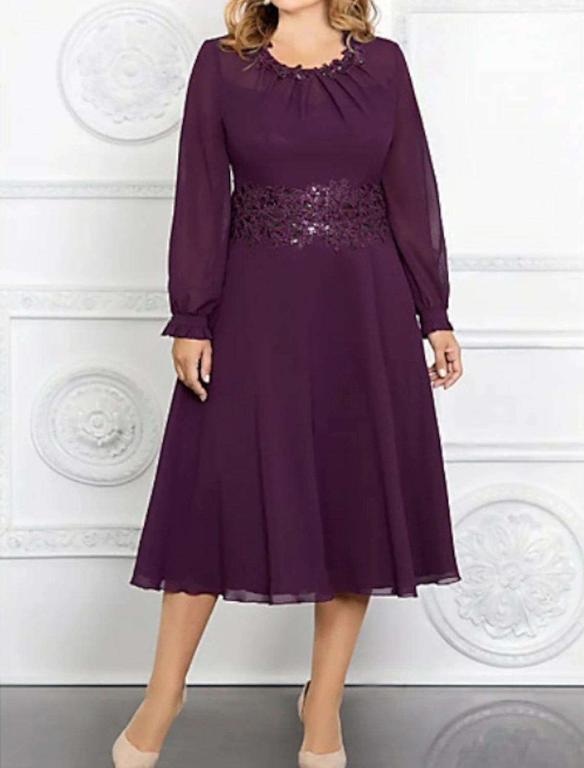 A-Line Mother of the Bride Dress Plus Size Jewel Neck Tea Length Chiffon Long Sleeve with Appliques