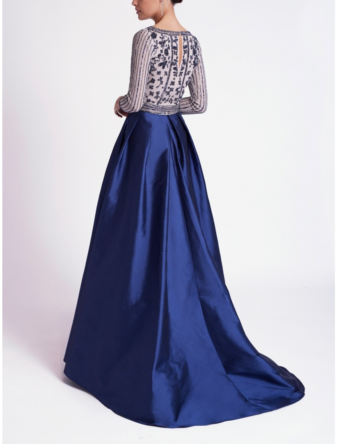 A-Line Mother of the Bride Dress Wedding Guest Party Elegant Scoop Neck Sweep / Brush Train Satin Long Sleeve with Sequin Ruching