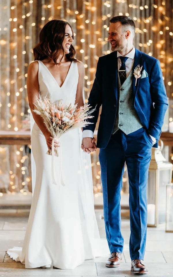 Buyishang Simple Casual Trumpet V-neck Sleeveless Wedding Dress for Women Floor-length with V Back Long Train