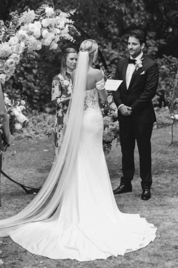 Buyishang Split Front Off-the-shoulder Sexy Sweetheart Satin Wedding Dress With Lace