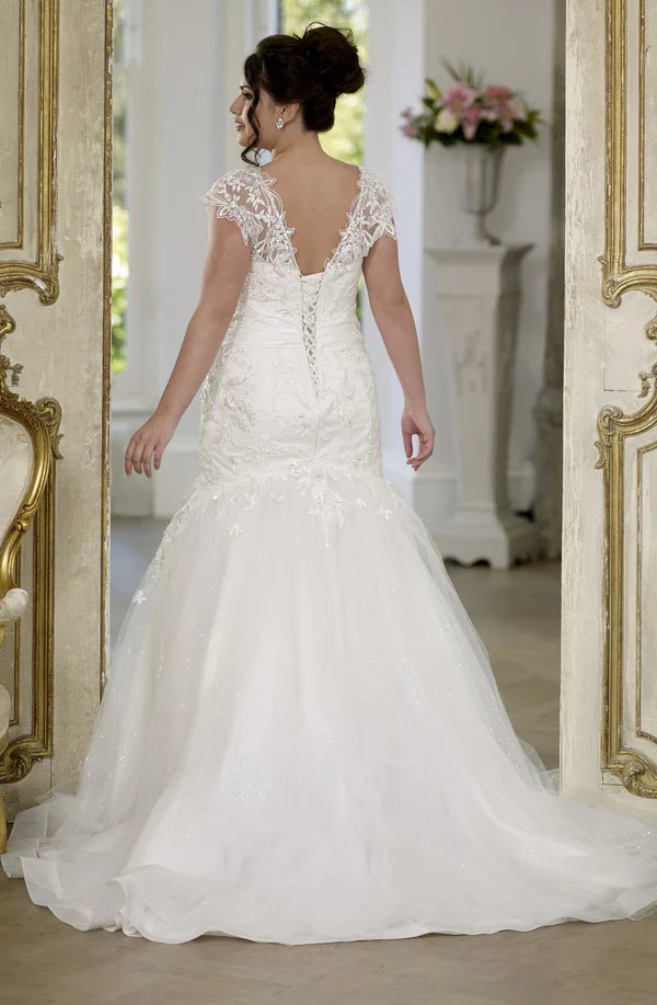 Buyishang Trumpet Long Scoop Neck Short Sleeve Tulle Court Train Corset Back Ruffles Dress