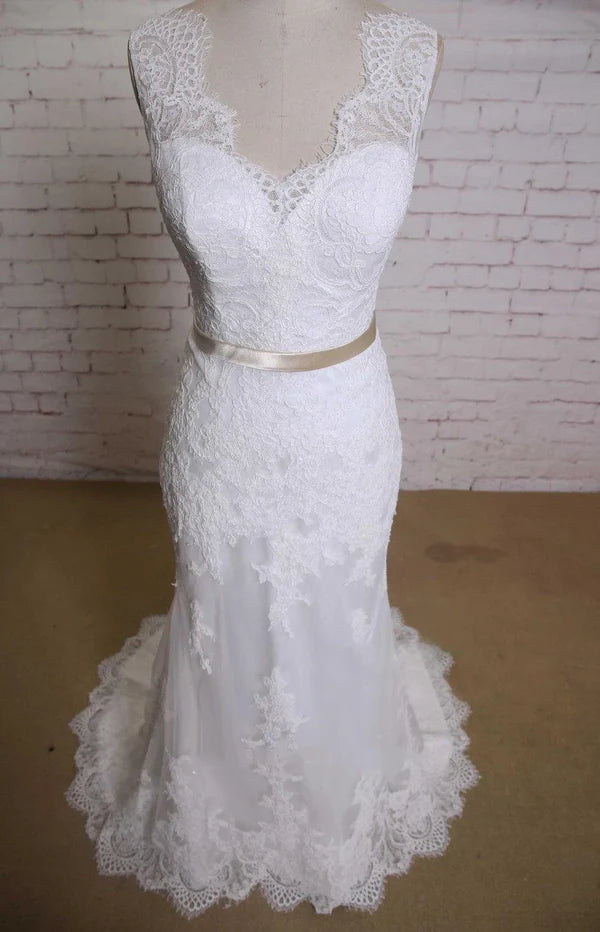 Buyishang V-Neck Sleeveless Lace Mermaid Wedding Dress With Satin Sash