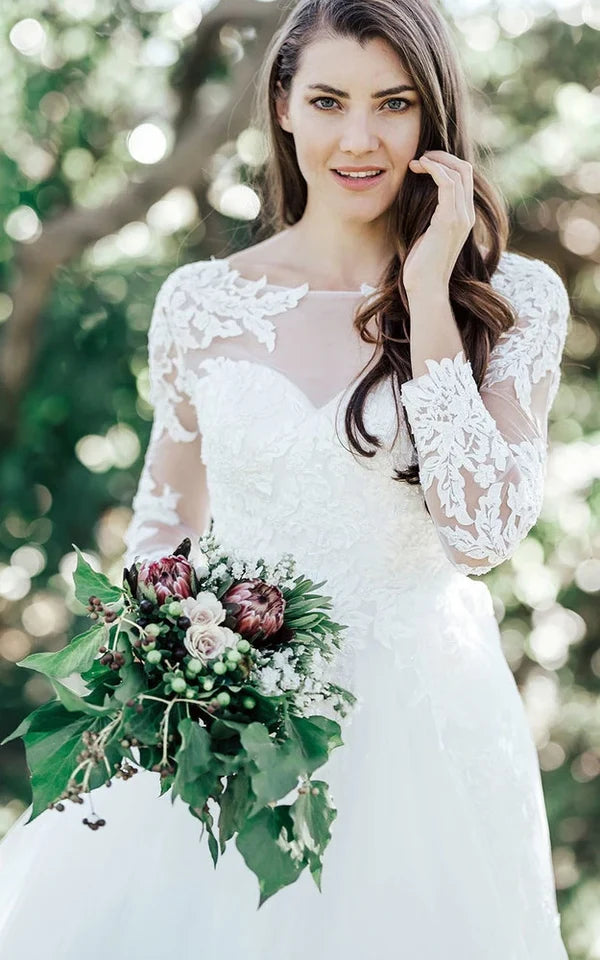 Buyishang Vintage Lace Tulle Bateau Ball Gown Court Train Wedding Dress with Appliques