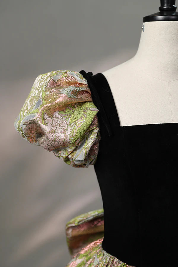 Elegant Black Puffy Short Sleeve Floor Length Prom Dress A-Line Floral Pattern Evening Dress