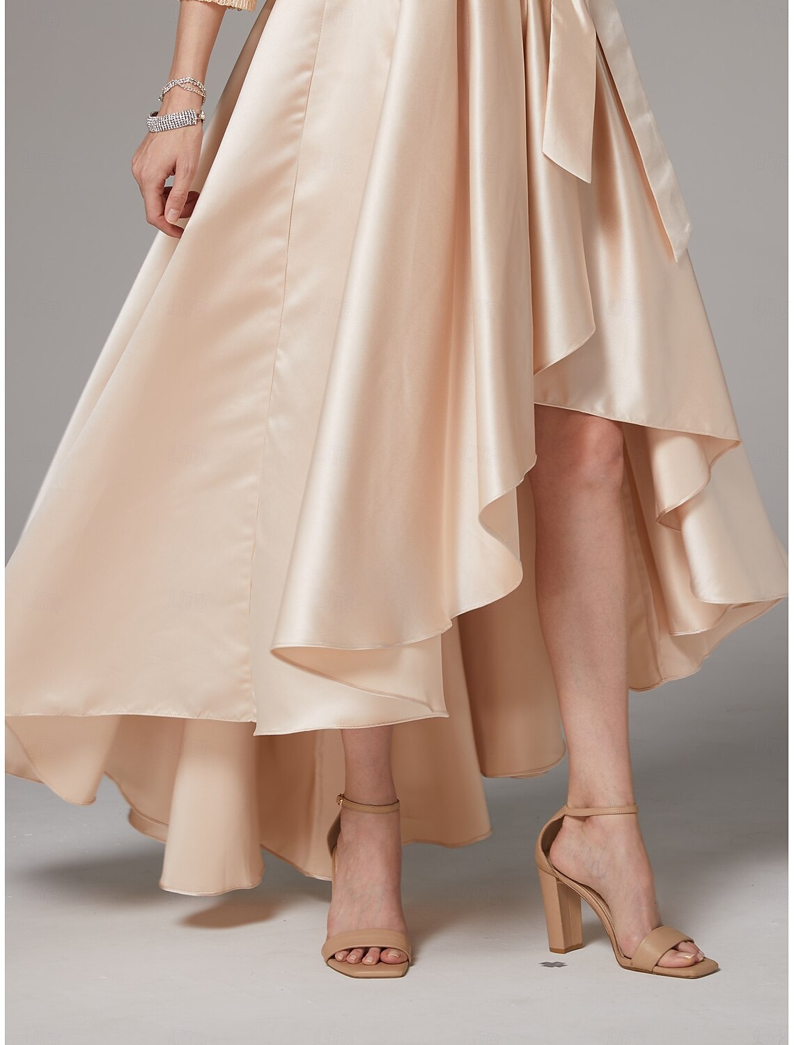 Buyishang A-Line Dress Mother of the Bride Dress Elegant Plus Size High Low Jewel Neck Asymmetrical Satin Lace 3/4 Length Sleeve with Sash / Ribbon Appliques