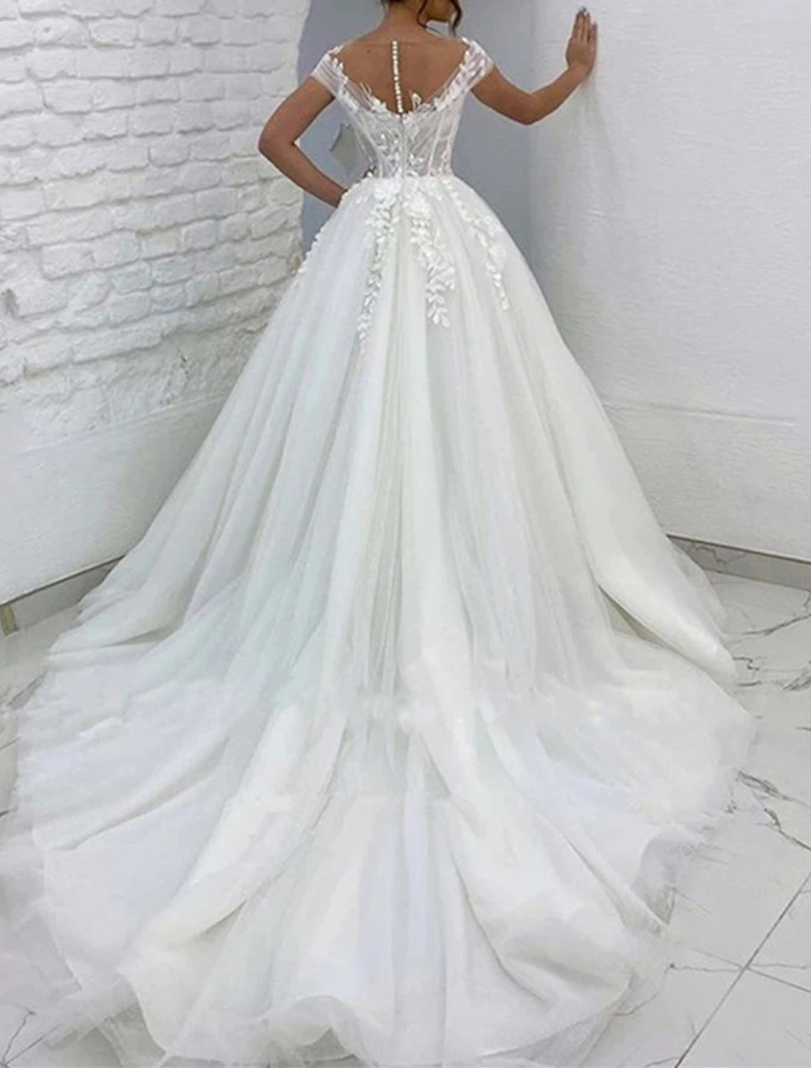 Buyishang Formal Wedding Dresses Ball Gown V Neck Cap Sleeve Chapel Train Lace Bridal Gowns With Appliques